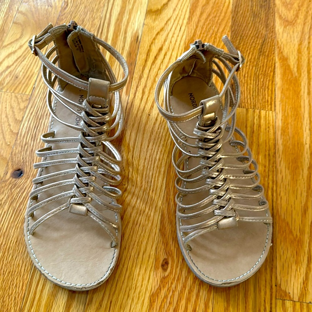 Girls Nordstrom Gladiator Sandals Zip Back in Tan Gold Size 5